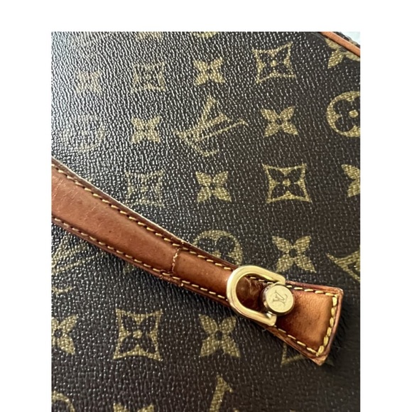 LV vanity - Picture 5 of 10